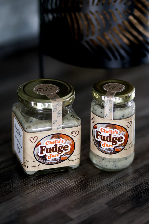 125ml White Chocolate Cookies and Cream Fudge Jar - Image 2
